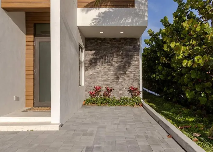 Oceanfront 4-Bed Designer Villa With Private Pool
