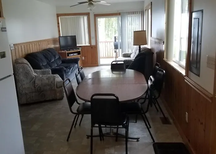 Lyman'S Lagoon Hideaway