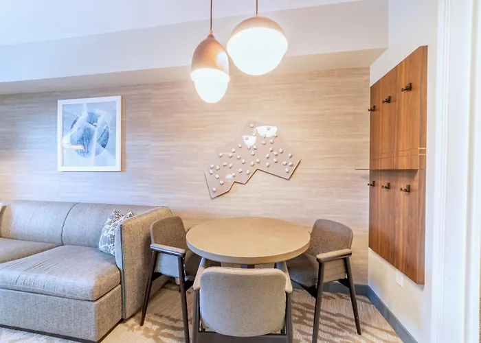 Luxury 2 Bedroom Penthouse With Stunning Views!