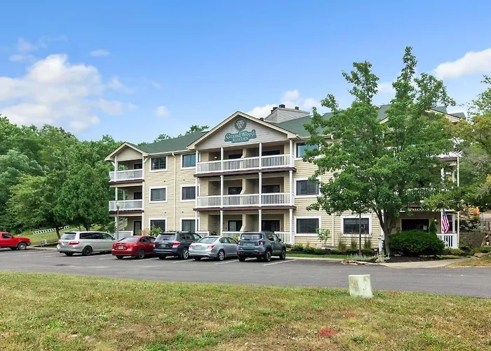2Nd Floor Front Side Signature Suite - 201