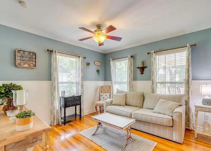 Walk To Mount Dora Historic District: Cozy Home!