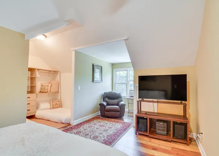 Luxury Estate: Game Room & Pickleball Court