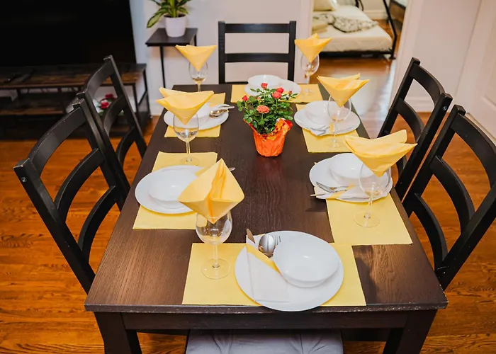 Apt 2Br Quincy Hideout W Balcony, Bathtub, Tv Near Wollaston Beach 74L