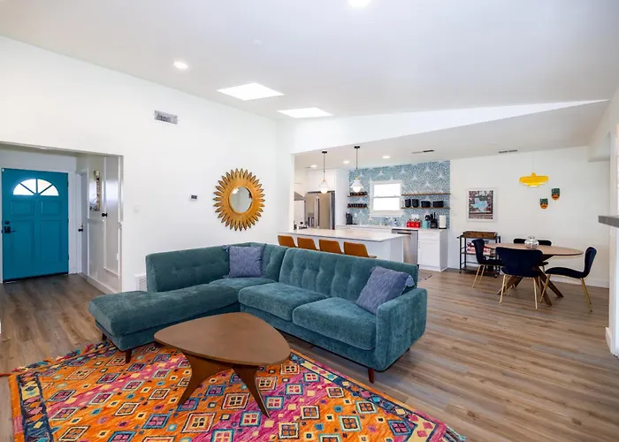 Luxury 4Br Oasis With Pool, Hot Tub & Game Room!