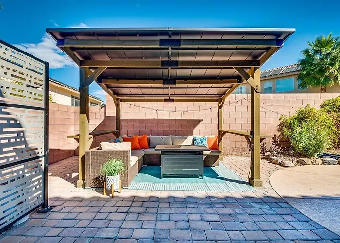 6Br Luxe Vegas Villa • Heated Pool, Spa & Games