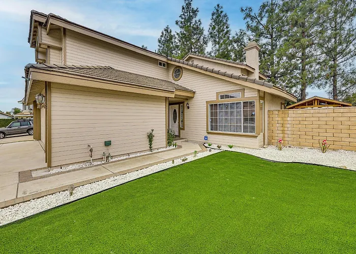 2 Mi To Victoria Gardens: Rancho Cucamonga Haven