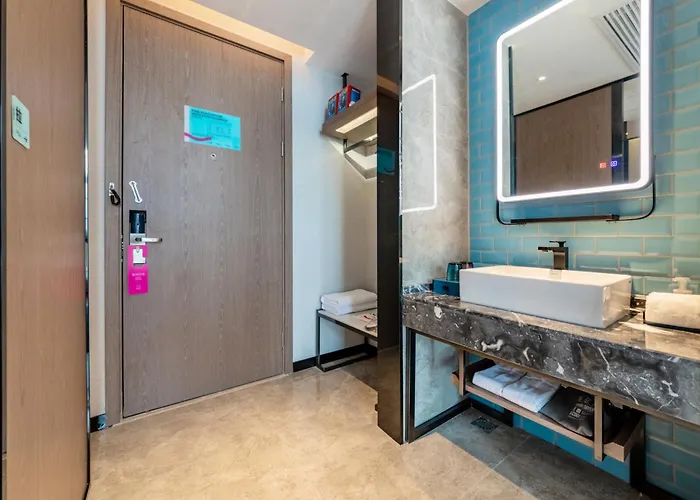 Echarm Hotel Yichang East Railway Station