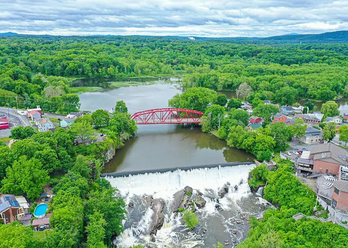 Saugerties Waterfront Getaway