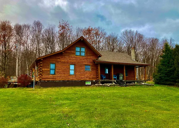 Garden Grove Retreat & Lodging Near Pictured Rocks, Fayette, Trails
