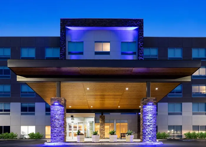 Holiday Inn Express & Suites Waynesboro East