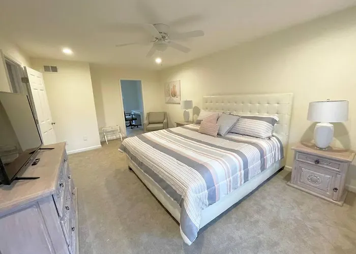 Colonial Stay- 7 Br-Up To 14 Guests