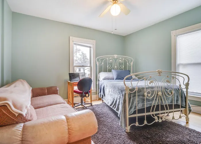 Eau Claire Retreat: Close To Campus & Dtwn!