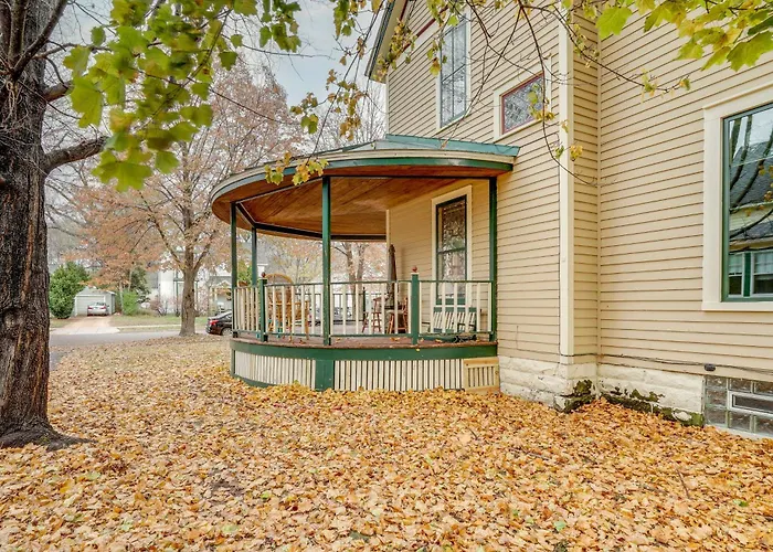 Eau Claire Retreat: Close To Campus & Dtwn!