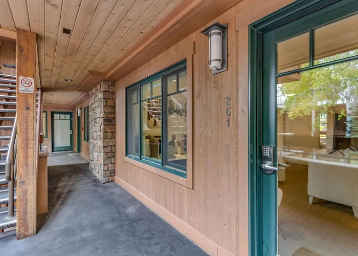 New Listing 3Br 3Ba Condo - Steps To Gondola
