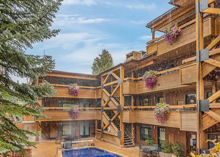 New Listing 3Br 3Ba Condo - Steps To Gondola