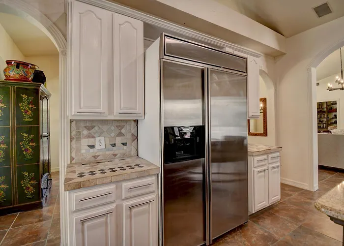 Casa Blanca In Texas Hill Country