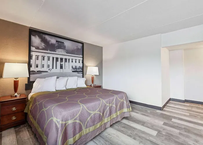 Super 8 By Wyndham Millbury/Toledo