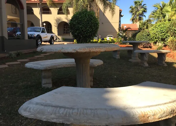 Bethel Court Vineyard Hotel