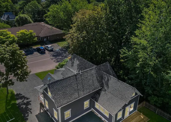 Willard House