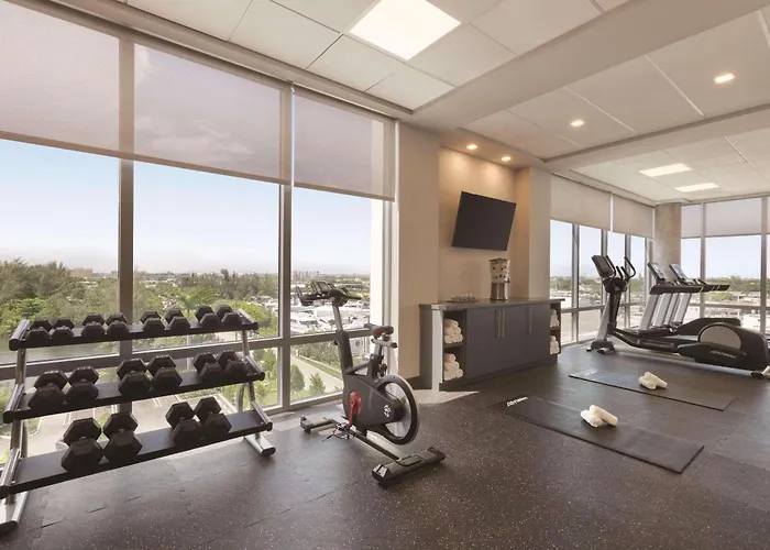 Radisson Red Miami Airport