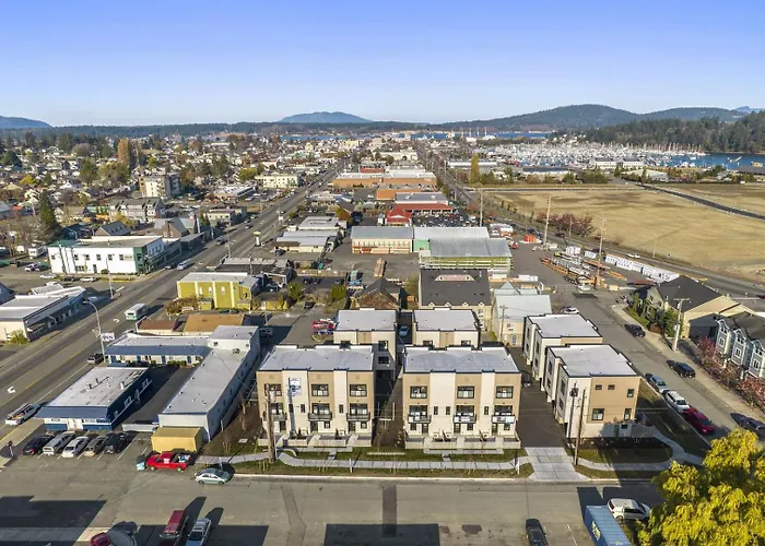 New Fully Updated Condo 914 In Anacortes