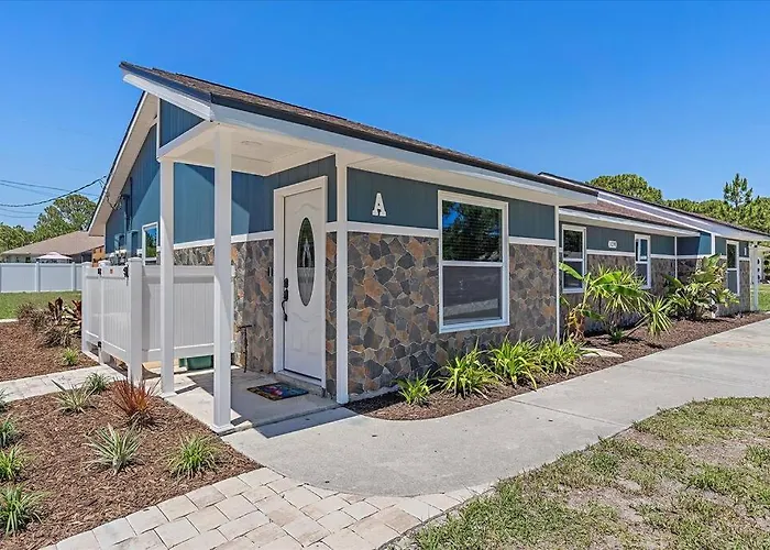 Renovated, Cozy 2 Bedroom