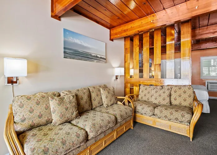 Fort Pierce Oceanfront Inn- Suite- King Bed #6