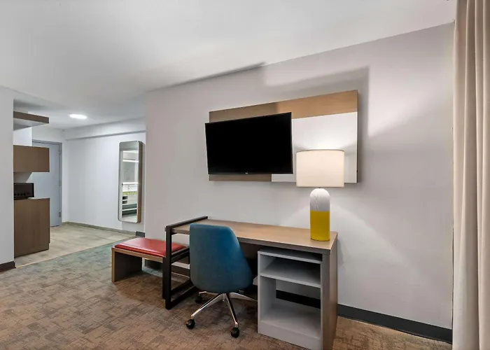 Comfort Inn & Suites Mason City - Clear Lake