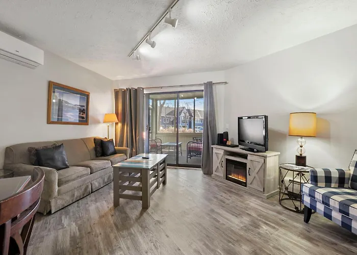 105 Pointes North Inn