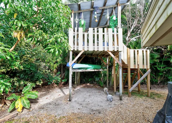 Beach Paradise Getaway - 200Ft From Beach!