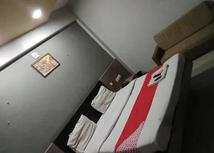 Hotel Cm Palace & Guest House & P.G Rooms