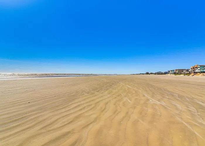 Modern Coastal Farmhouse: Walk To Surfside Beach!