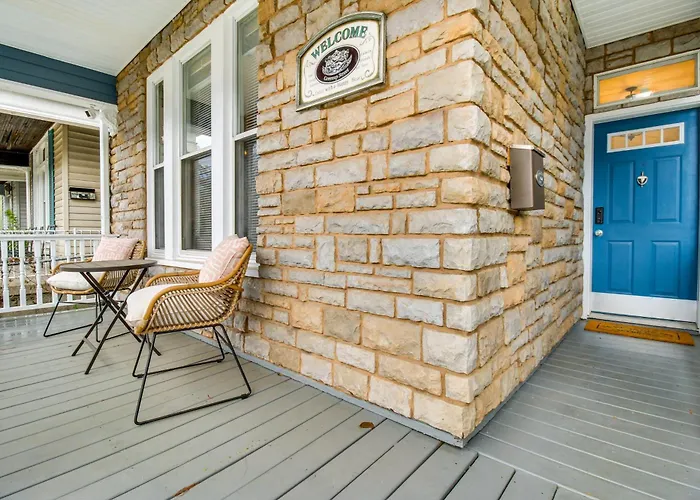 2 Mi To Dtwn Cincinnati: Home W/ Fenced Yard!