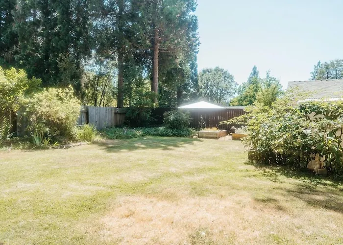 Grass Valley Home With Hot Tub
