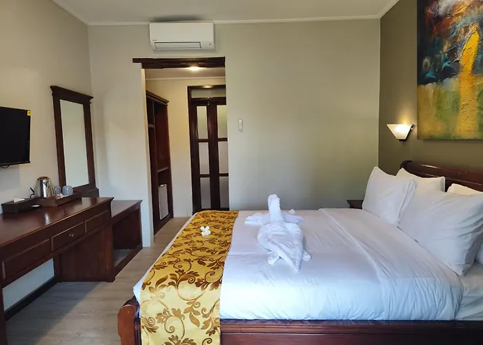 The Central Lovina Hotel & Restaurant