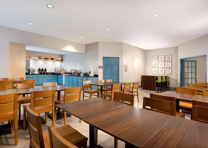Country Inn & Suites By Radisson Albertville Near Outlet Mall