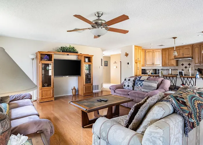 Cozy 3Br Retreat With Outdoor Dining & Bbq Grill