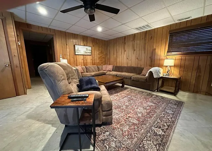 Quiet, Golf Lake Community Cozy 2Bdr 1 Bth Getaway