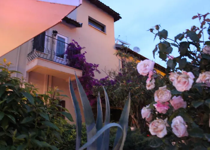 Tunacan Hotel