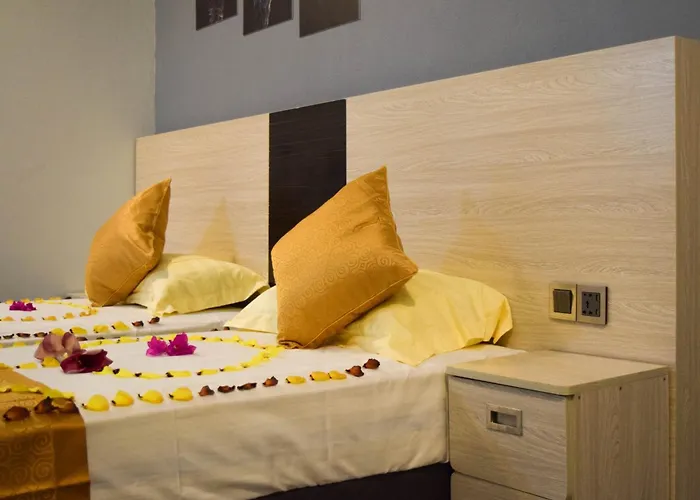Dhiffushi Tourist Hotel