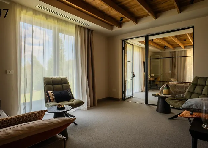 The Pines Bucegi Lodge
