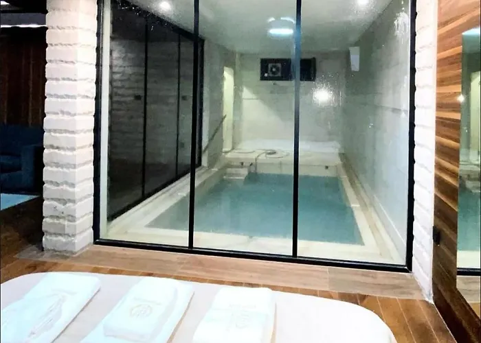 Hotel Emrovic Raj