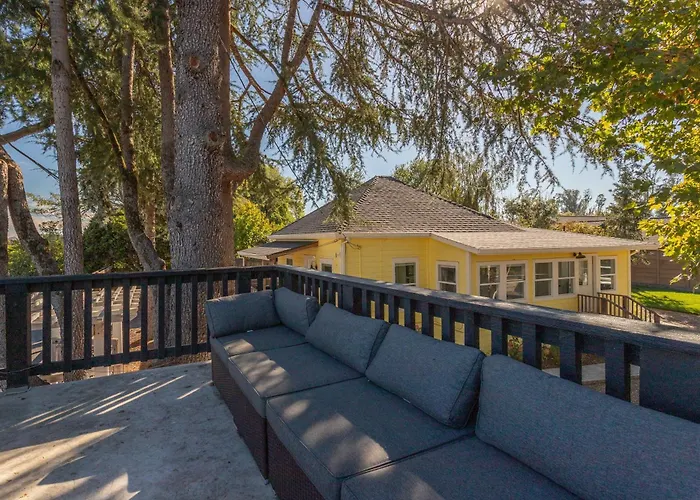 Relaxing 3Br Home With Vineyard View Rooftop Deck And Game Room