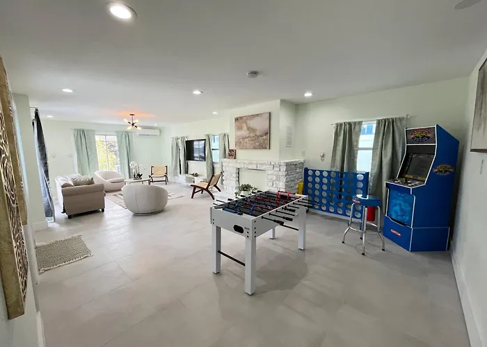 Weeki Wachee Retreat Canal Home With Hot Tub Kayaks Canoe And Boat With Trolling Motor Included