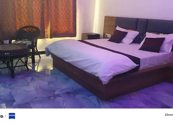 Hotel Paradise Inn