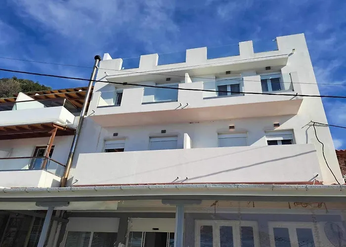Flisvos Beachfront Apartments