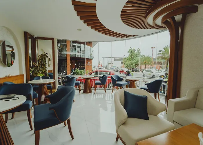 Umet Seaview Hotel With Free Airport Pick Up And Drop T&C Apply