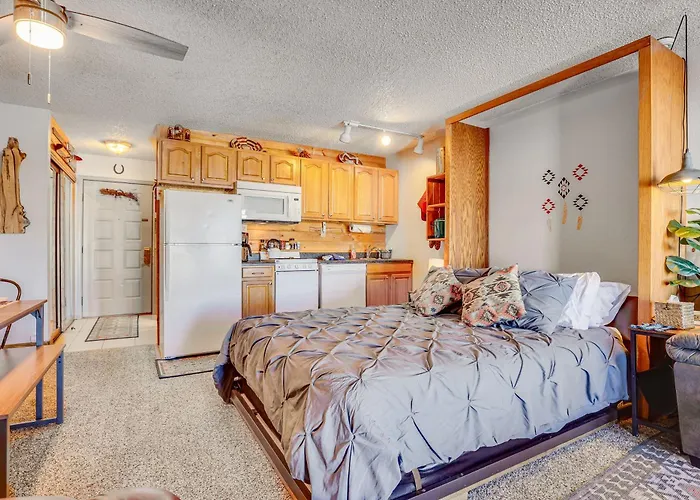 2 Mi To Granby Ranch: Dog-Friendly Studio!