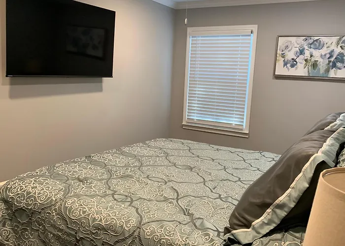 Travelers Rest Treasure - Sleeps 8 - 3 Bedroom 2 Bath - Pets Welcome