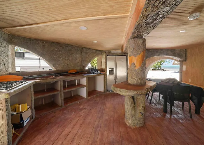 Ocean Depth Room At Barnacle Resort